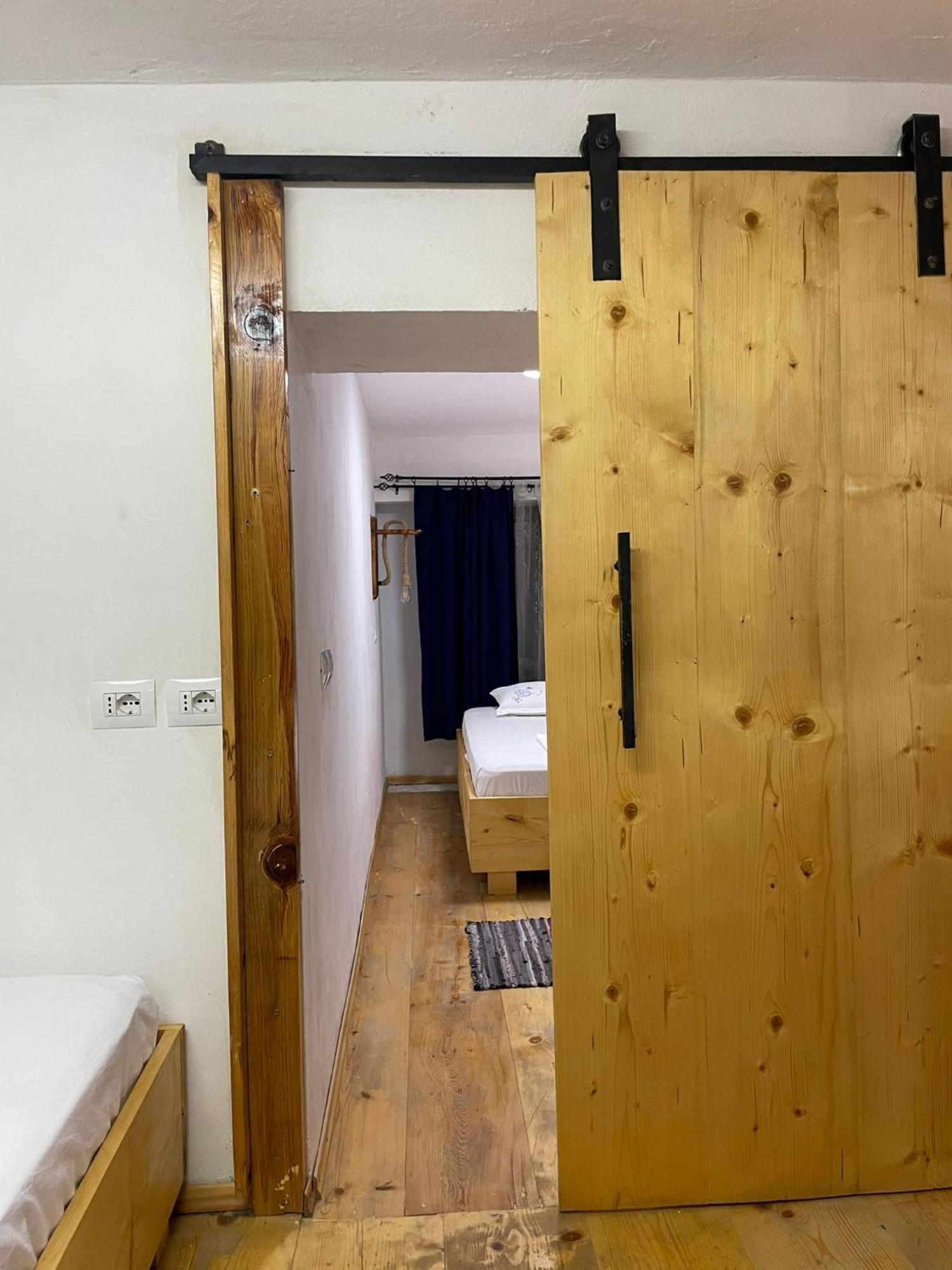 My Wooden Apartments Tirana Eksteriør billede
